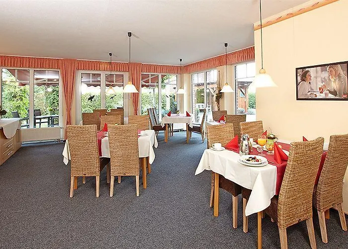 德普瓦布里克酒店 3*